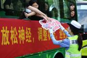 开云体育入口-粉丝大呼过瘾，全力给力加油助威的简单介绍