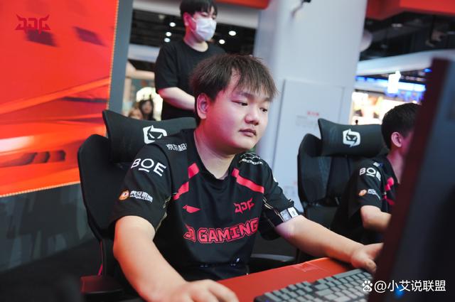T1碾压EDG，Scout完成史诗逆转2025世界赛3:2（柏林）