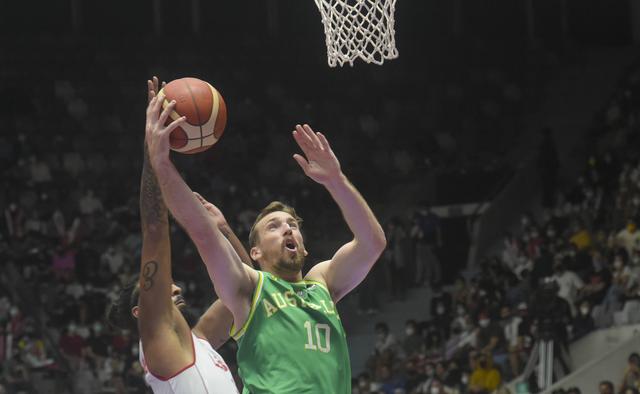 关于澳大利亚队夺下篮球比赛成功的信息