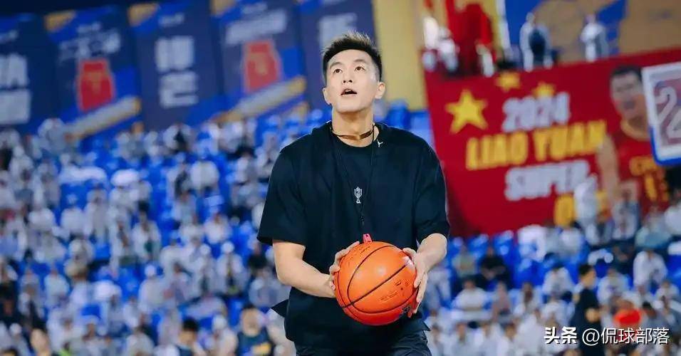 包含广东队主将郭艾伦在比赛中展现出强大的领导力的词条