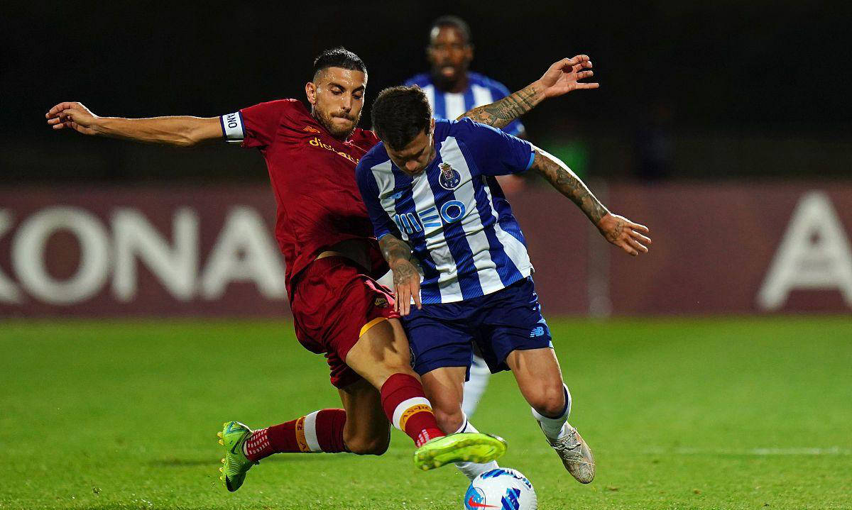 球队前场防守稳固，制造对手尴尬困境的简单介绍