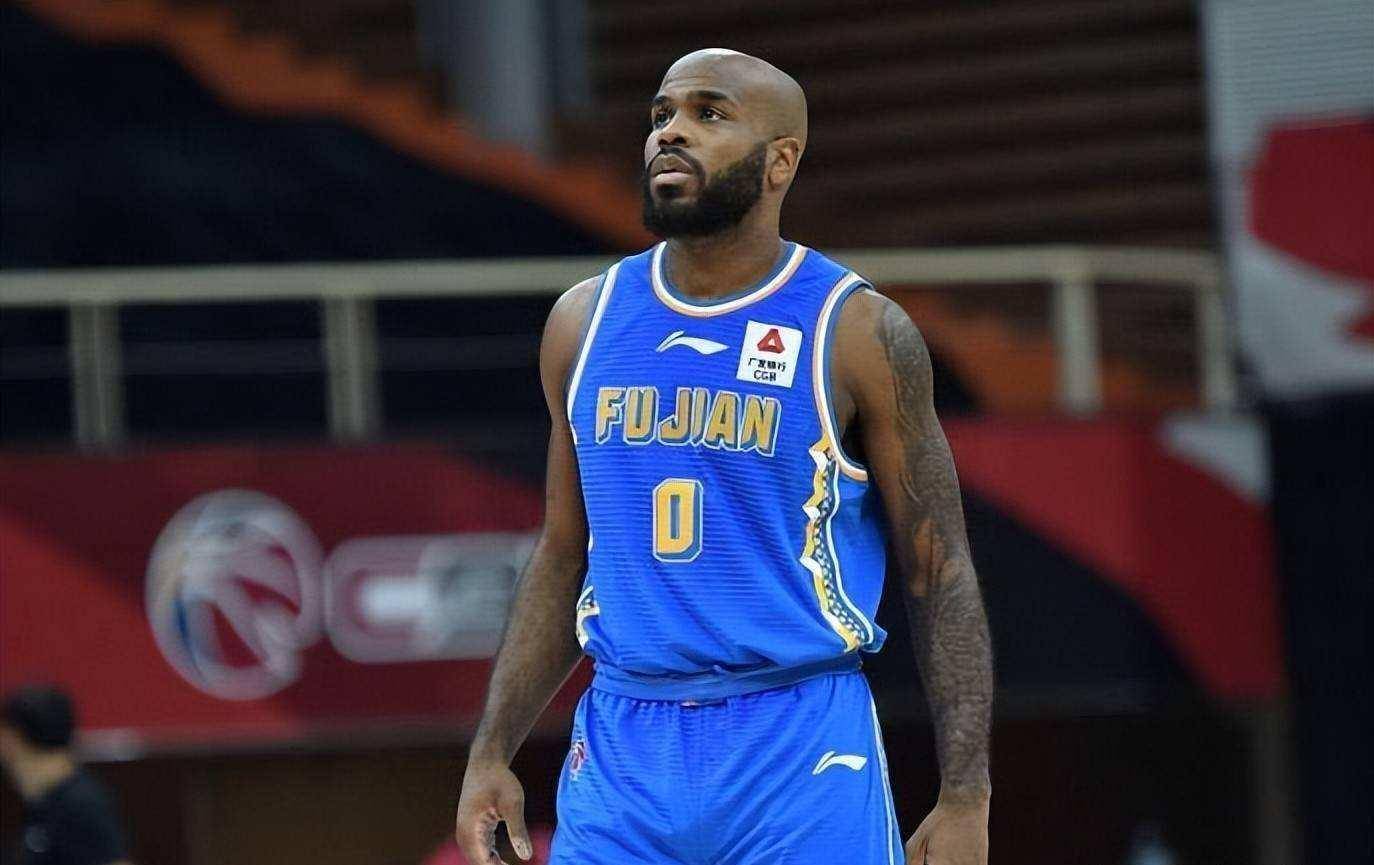 深圳男篮艰难突围，提升至积分榜倒数第二的简单介绍