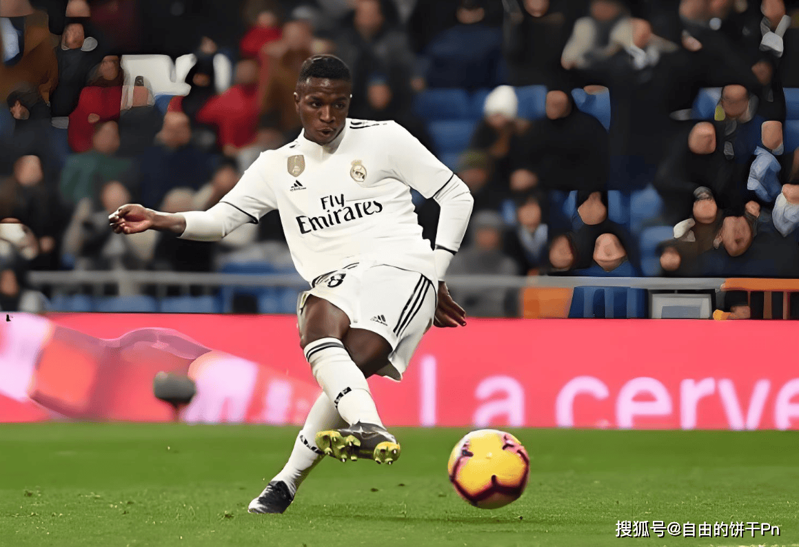 皇家马德里前锋加盟曼联，球迷期待再度辉煌的简单介绍