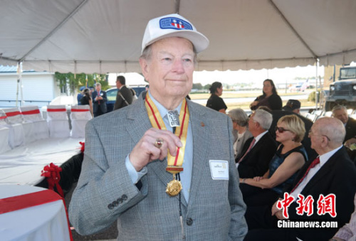 新疆飞虎队突破困境，取得胜利