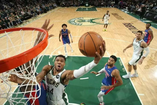 关于雄鹿击败公牛,字母哥全能表现震撼的信息 关于雄鹿击败公牛,字母哥全能表现震撼的信息