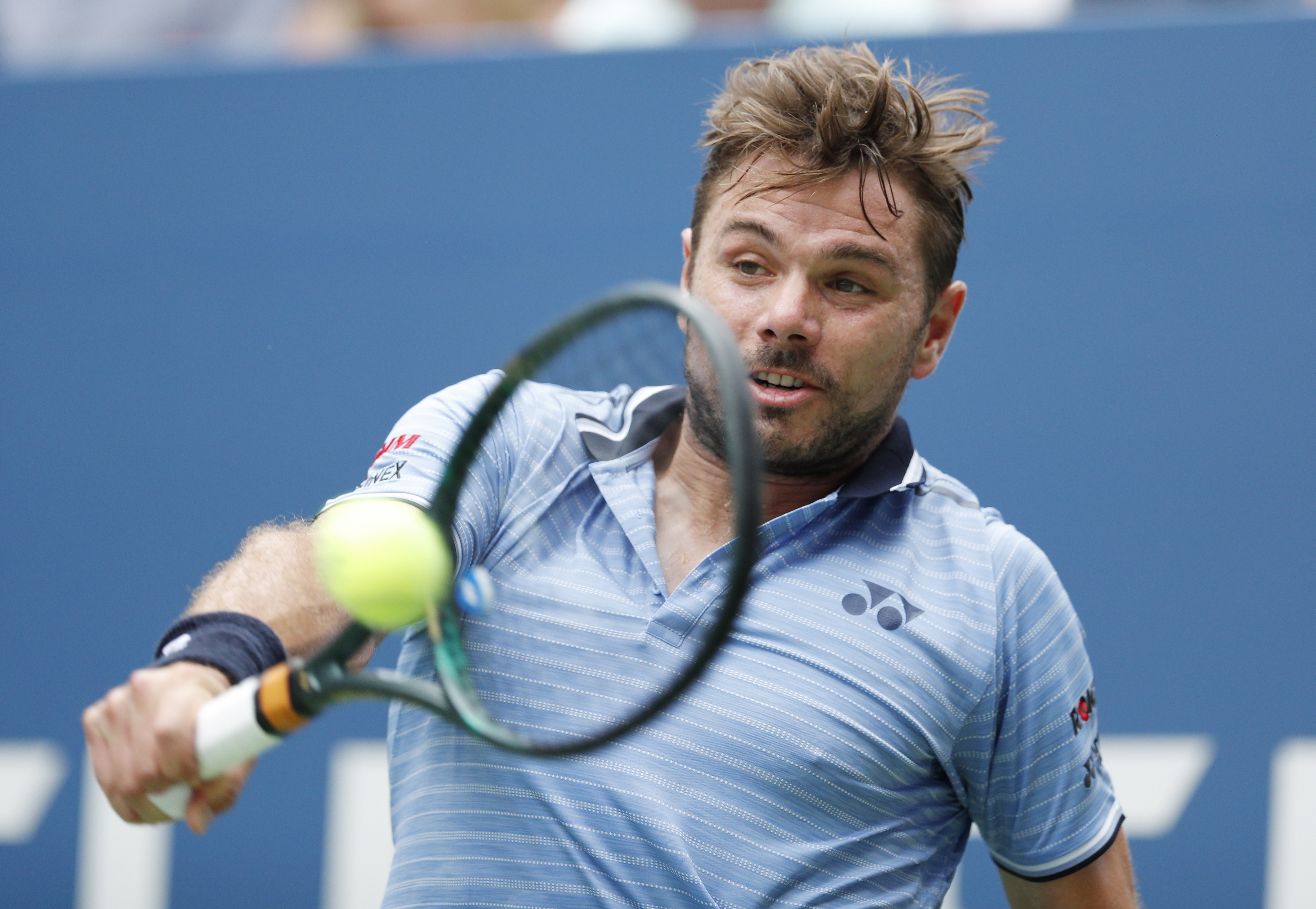 关于英国网球队逆转日本网球队，瓦林卡统治全场的信息