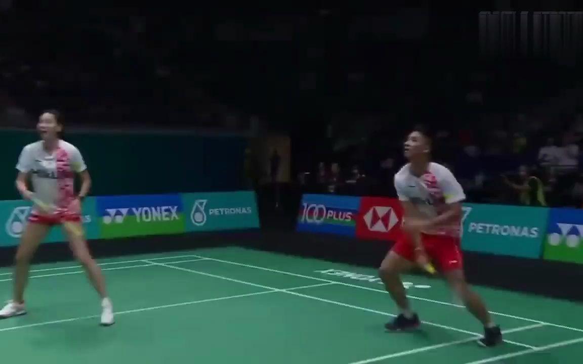 包含球星爆发!羽毛球赛场再现神级操作的词条 包含球星爆发!羽毛球赛场再现神级操作的词条