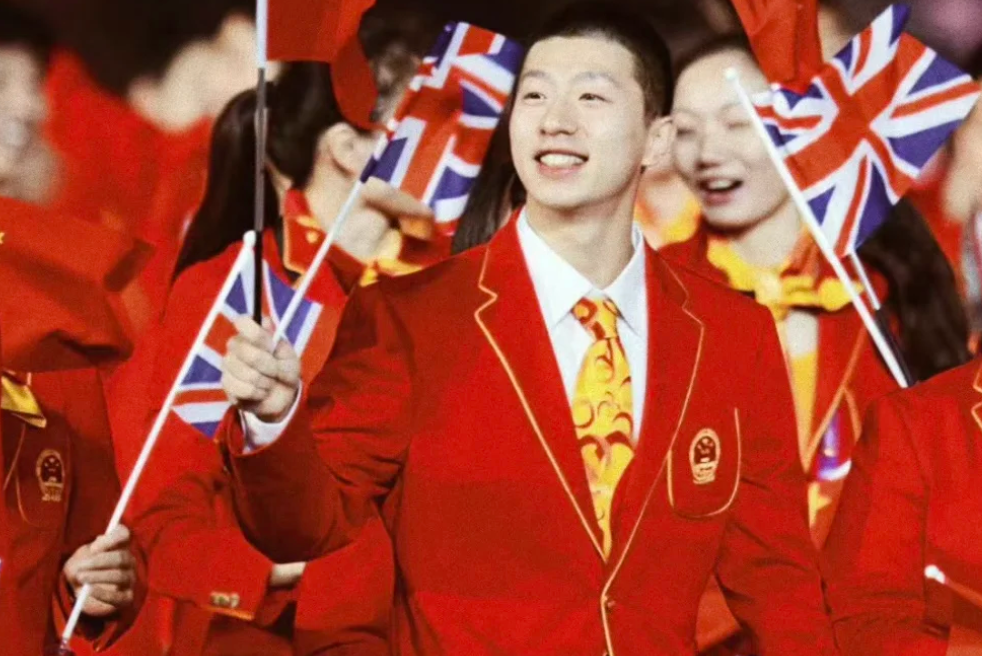 英格兰队轻取奥地利队，马龙高光表现的简单介绍