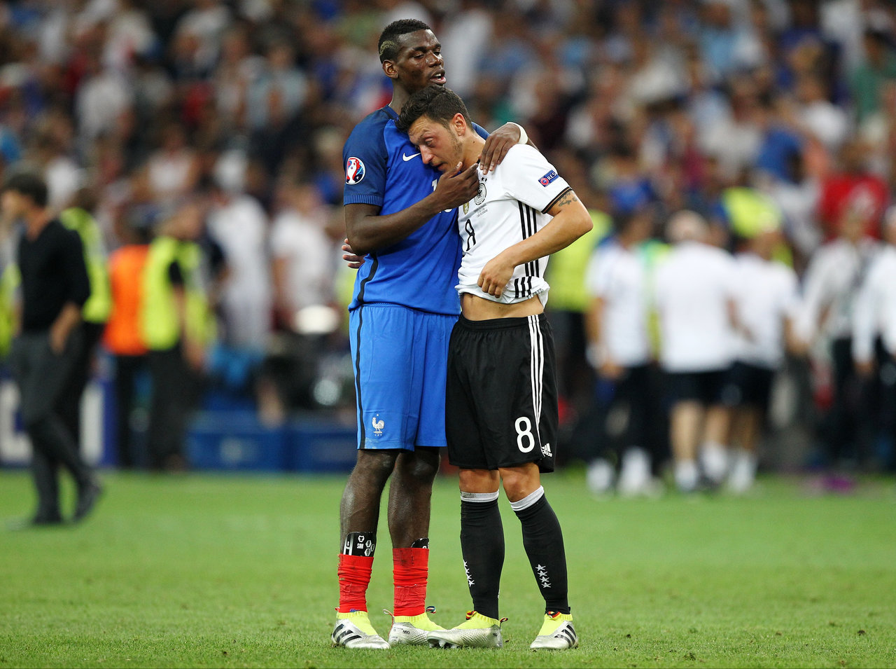 德国队轻取印尼队,黄鸭组合惊艳四座 德国队轻取印尼队,黄鸭组合惊艳四座