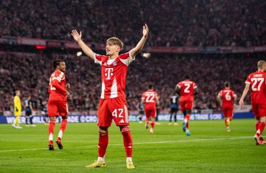 拜仁完胜里昂,若日尼奥统治全场 拜仁完胜里昂,若日尼奥统治全场