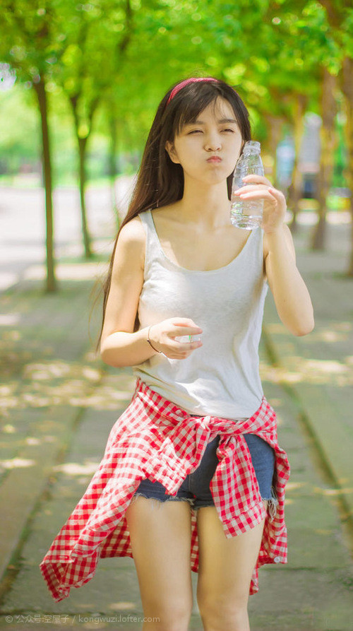 绿茵的双面启示，内马尔的关键连击与突尼斯的战术胜出