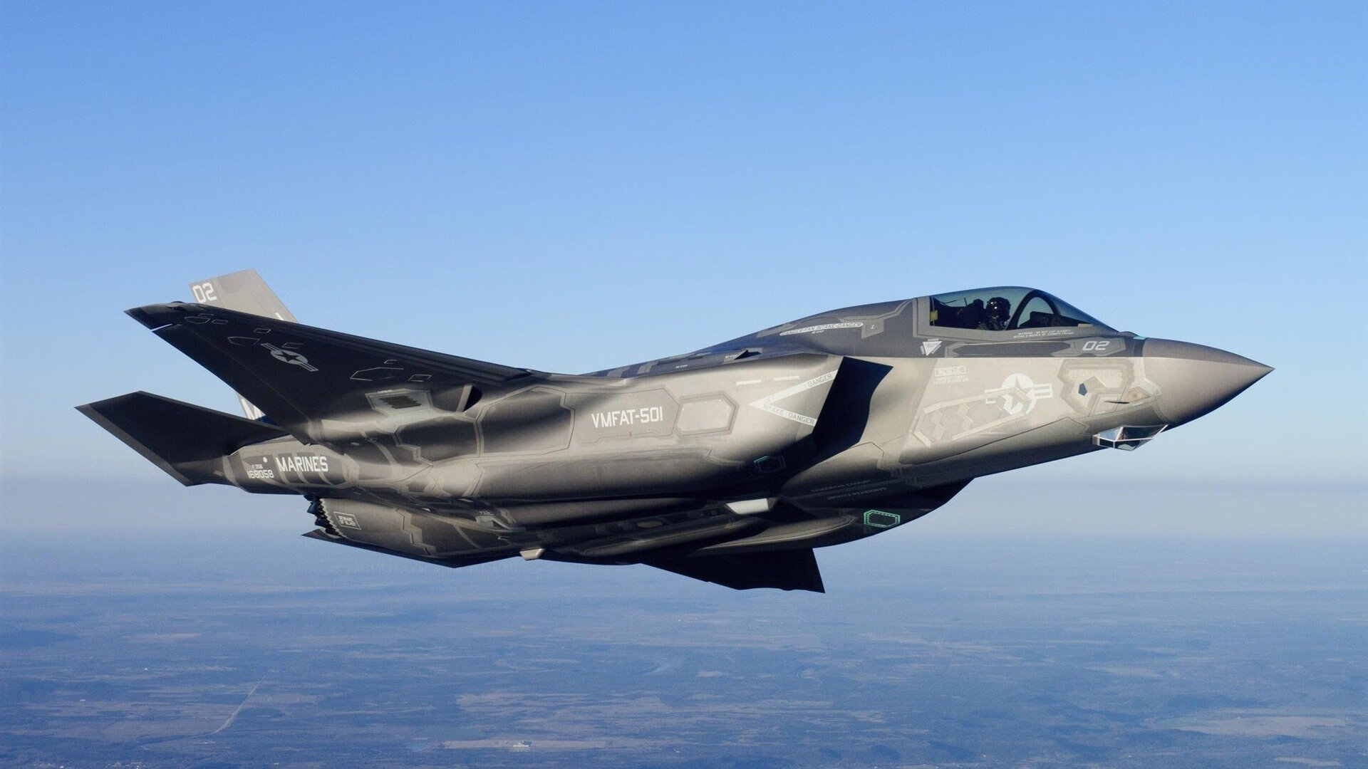 迪亚斯单骑救主,当一个女孩扛起整个国家的重量