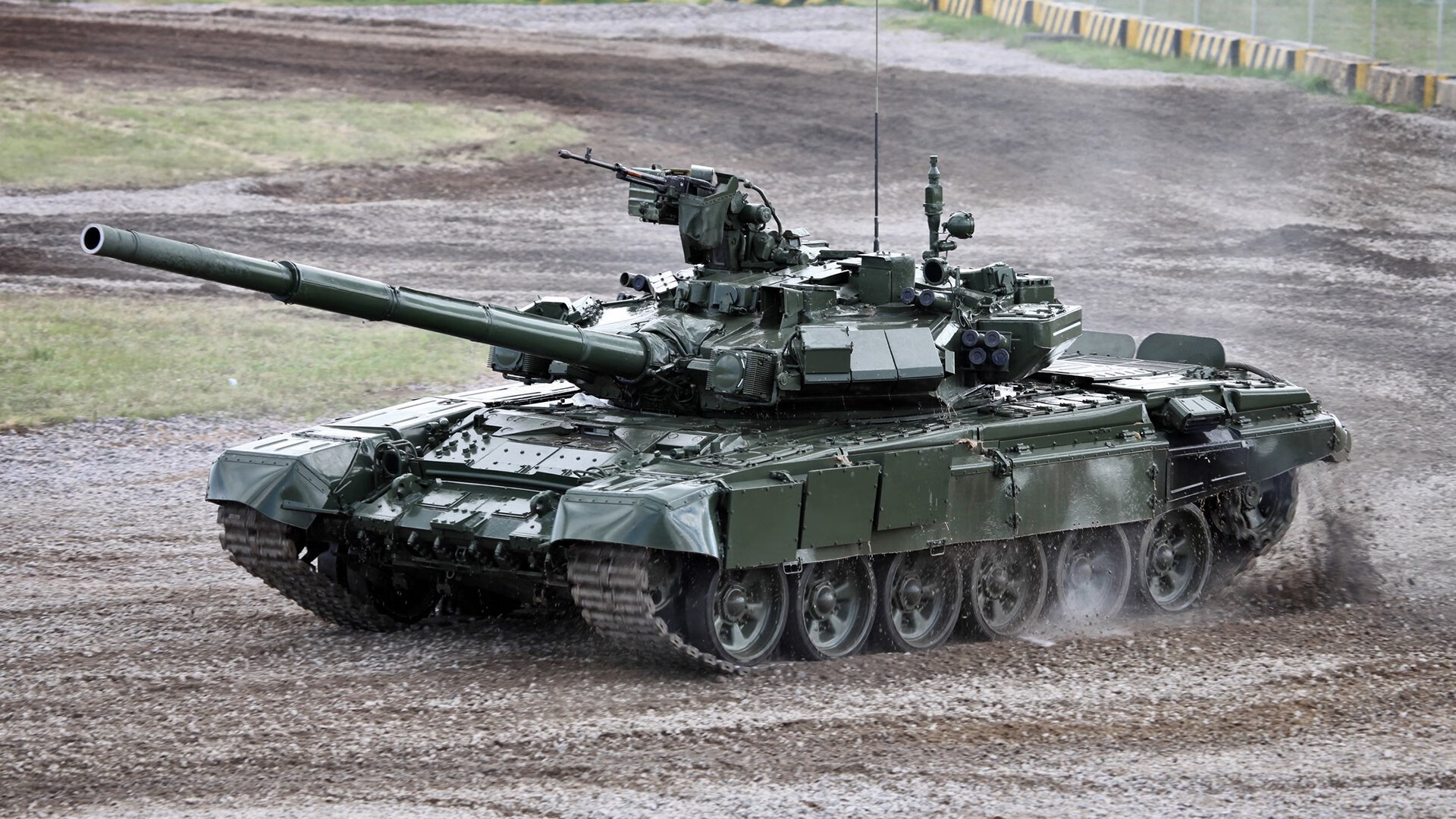 赛道与球场,当维斯塔潘在极限中封王,布克在倒计时中重生